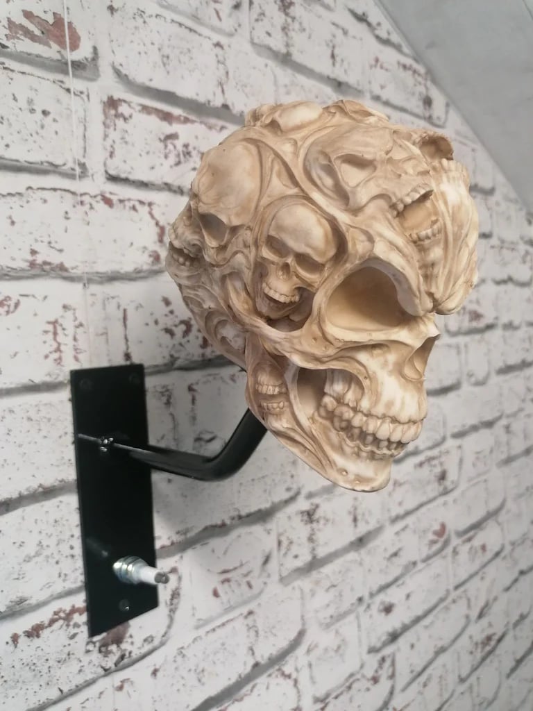 🏴☠️Motorcycle helmet and jacket skull holder