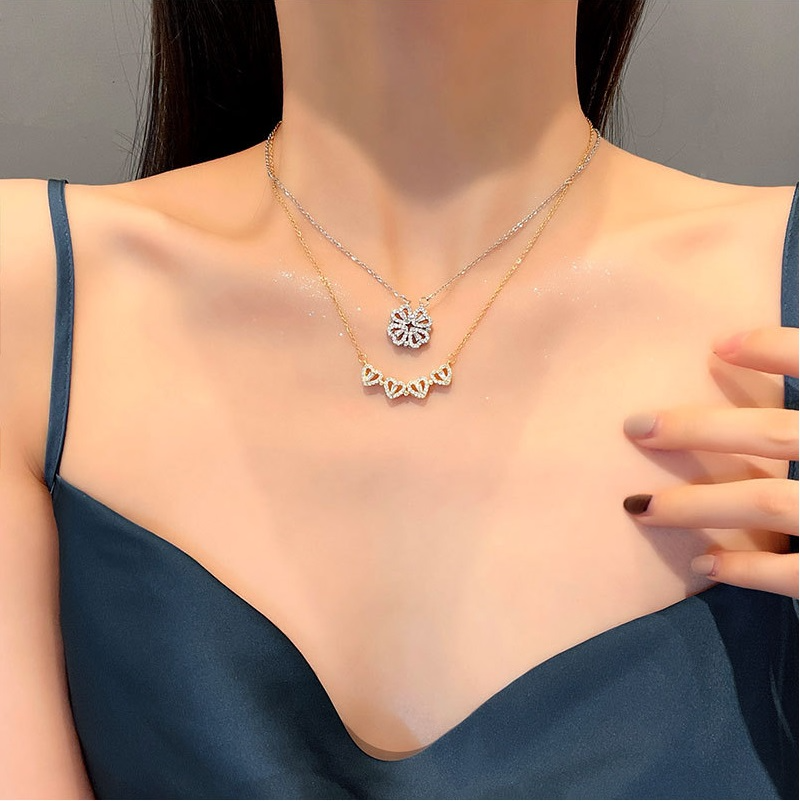 Magnetic Clover Necklace - Love & Luck