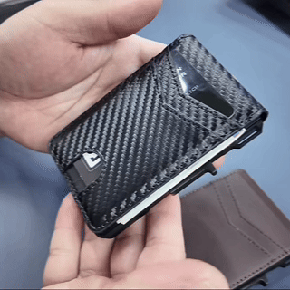VeyVault® Minimalist Wallet - Maximum Capacity. Minimal Footprint.