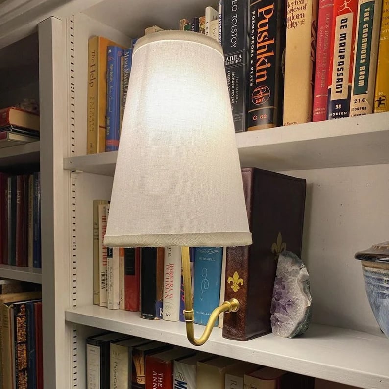 🔥 Classic Literature Lamp – Illuminate Your Space with Timeless Elegance