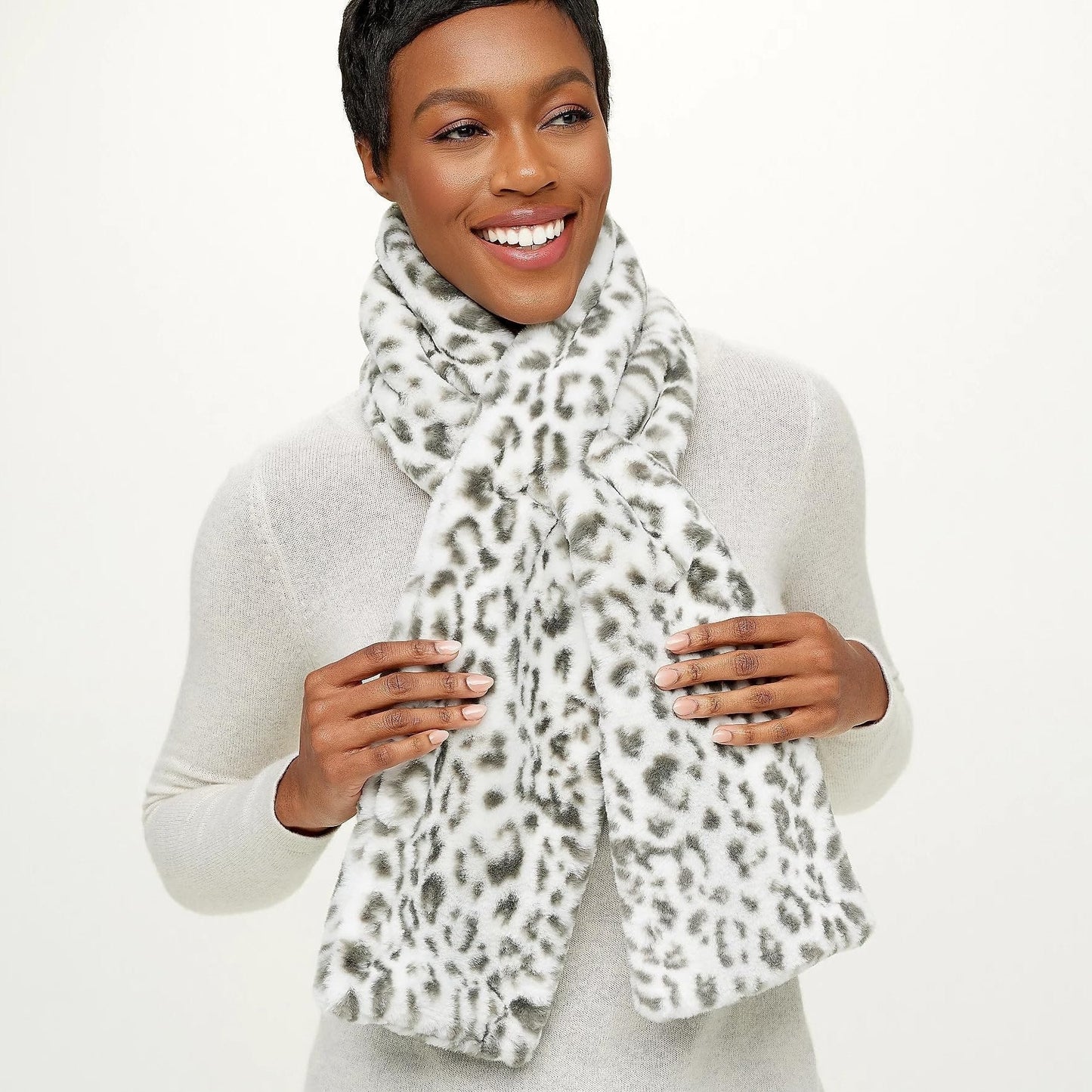 Holiday Mega Sale Save 49%🔥The Coziest Scarf with a Hidden Zipper Pocket