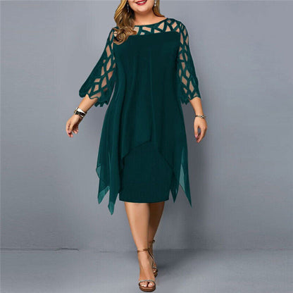 Chic plus-size midi dress with lace sleeves