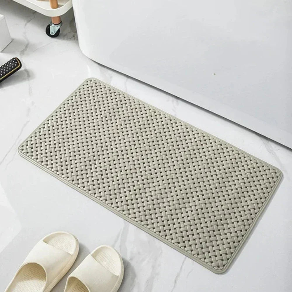 Secure grip bathtub mat: non-slip and washable
