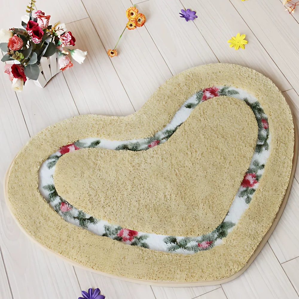 Heart-Shaped Floral Accent Rug