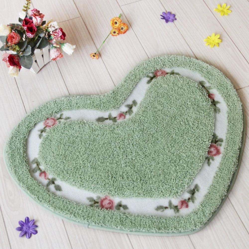Heart-Shaped Floral Accent Rug