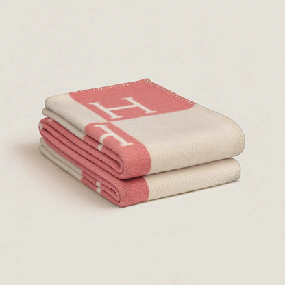 Luxurious Wool and Cashmere Throw - LuxBlanket