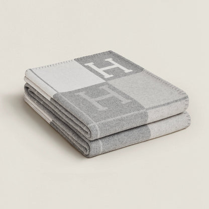 Luxurious Wool and Cashmere Throw - LuxBlanket