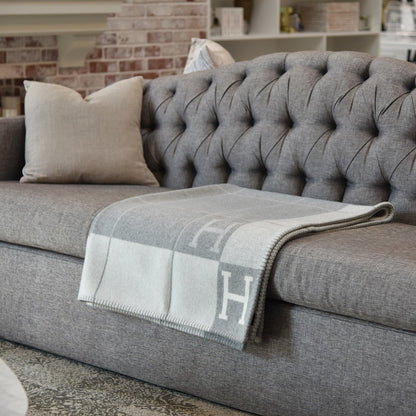 Luxurious Wool and Cashmere Throw - LuxBlanket