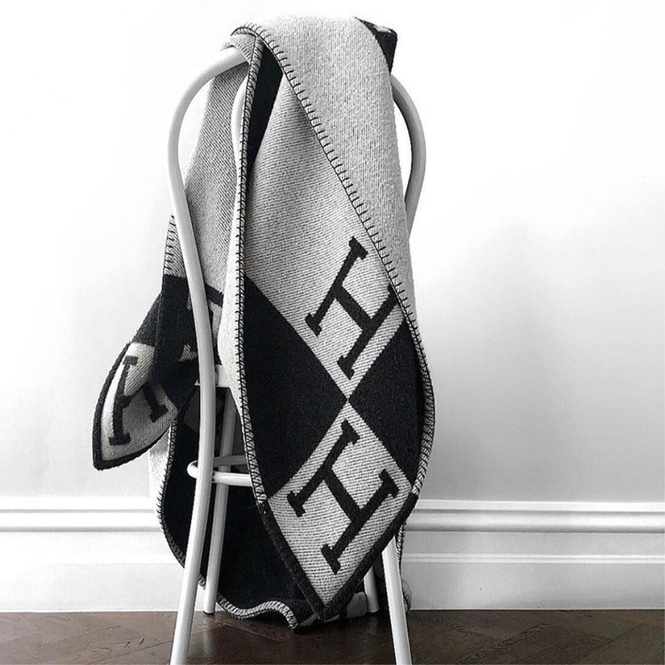 Luxurious Wool and Cashmere Throw - LuxBlanket