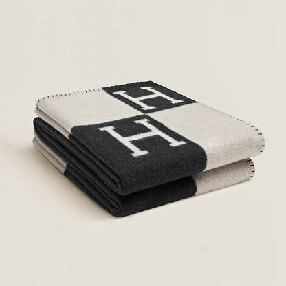 Luxurious Wool and Cashmere Throw - LuxBlanket