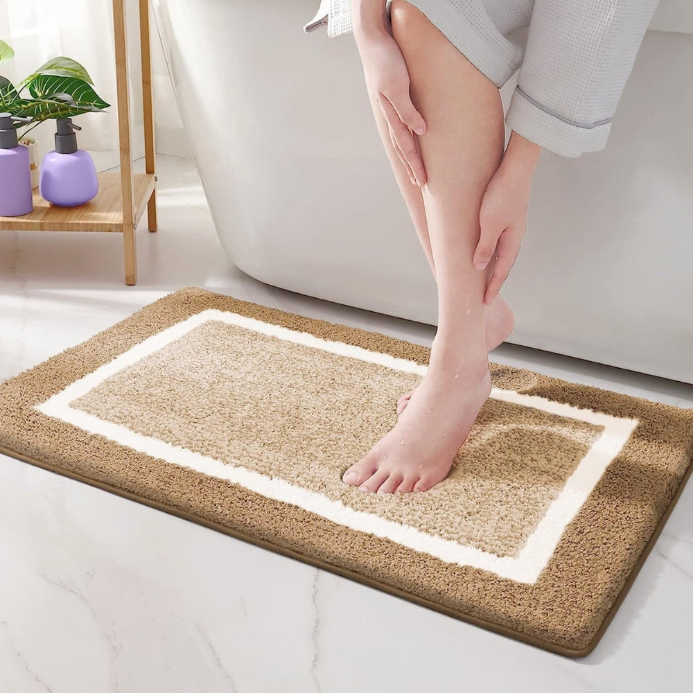 Contoured Edge Bath Mat with Non-Slip Base