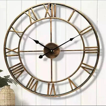 Niki | Majestic Clock in Metal