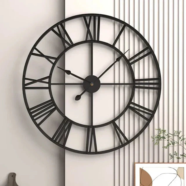 Niki | Majestic Clock in Metal