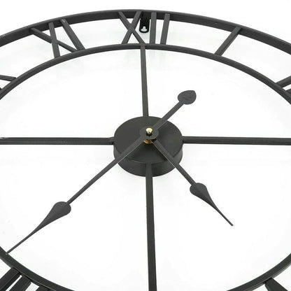 Niki | Majestic Clock in Metal