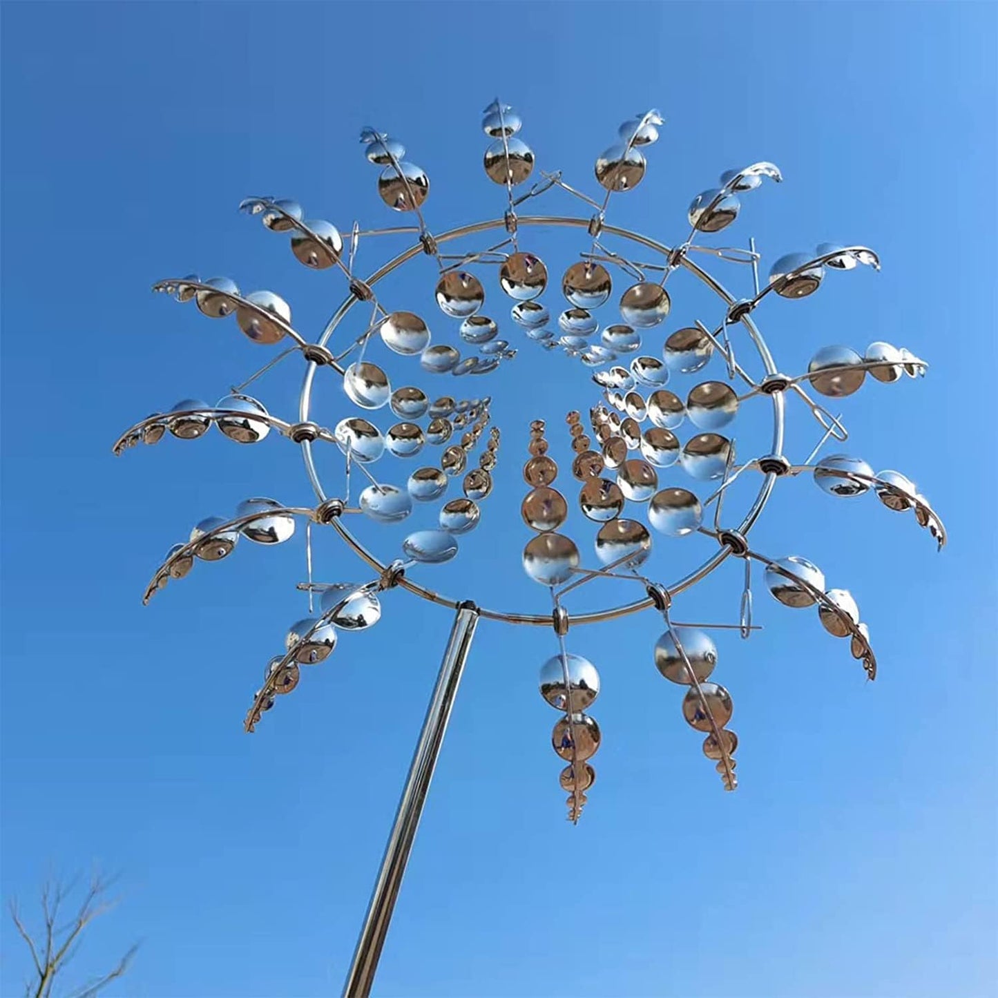Niki Metal Garden Spinner Decor
