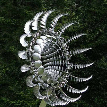 Niki Metal Garden Spinner Decor