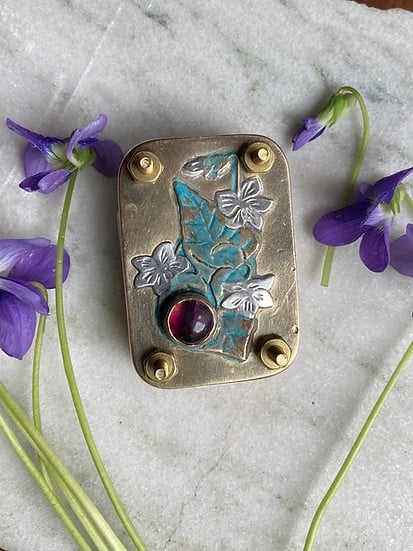 Niki | Pocket Flower Press for Botanicals | Tiny Nature Craft Kit | Travel-Friendly