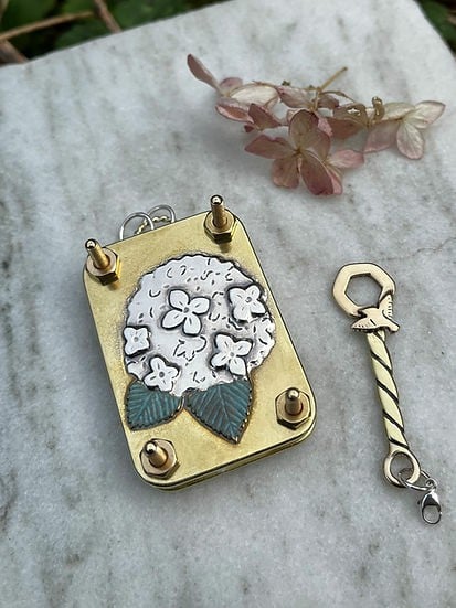 Niki | Pocket Flower Press for Botanicals | Tiny Nature Craft Kit | Travel-Friendly