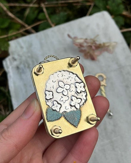 Niki | Pocket Flower Press for Botanicals | Tiny Nature Craft Kit | Travel-Friendly