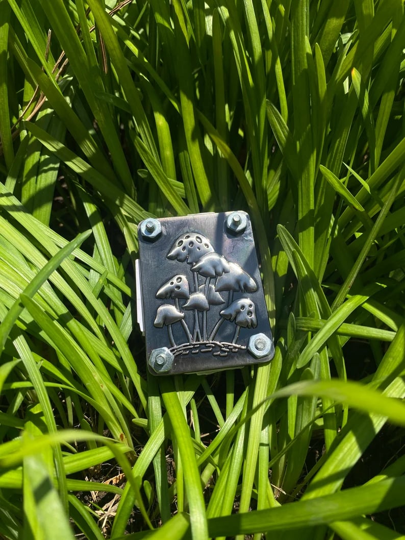 Niki | Pocket Flower Press for Botanicals | Tiny Nature Craft Kit | Travel-Friendly