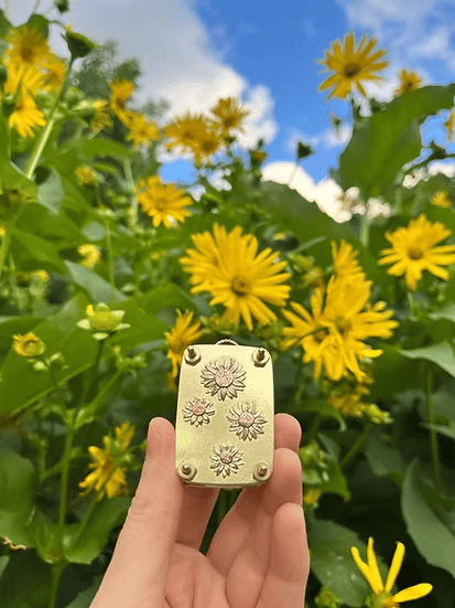 Niki | Pocket Flower Press for Botanicals | Tiny Nature Craft Kit | Travel-Friendly