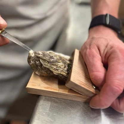 Niki | Premium wood handle oyster shell opener clamp