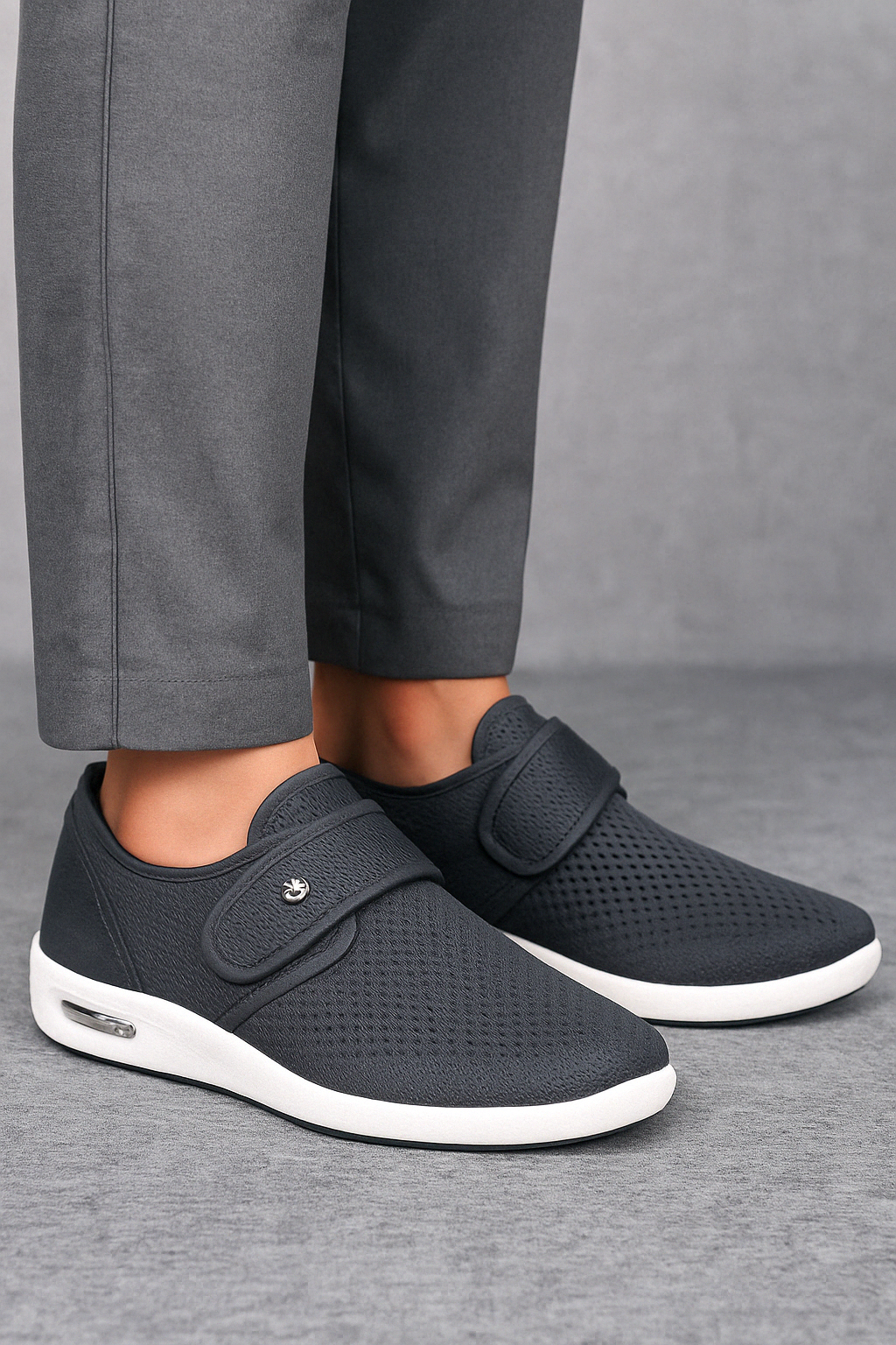 Niki | Women's adjustable comfort sneakers for sensitive feet