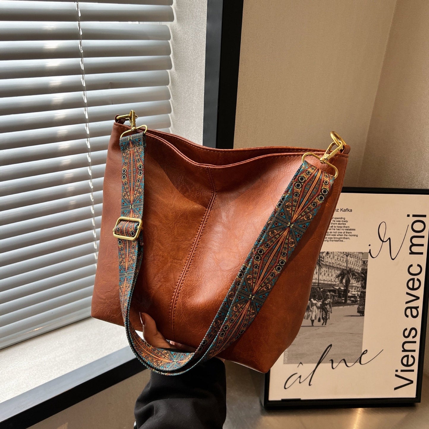 Niki | Women's Large Capacity Tote Bag with Decorative Strap