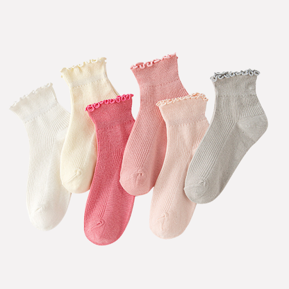 Niki | Women's Ruffled Trim Ankle Socks