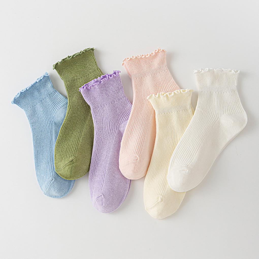 Niki | Women's Ruffled Trim Ankle Socks