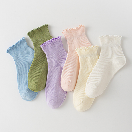 Niki | Women's Ruffled Trim Ankle Socks