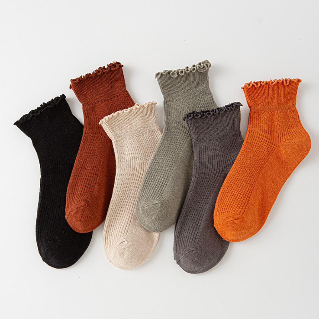 Niki | Women's Ruffled Trim Ankle Socks