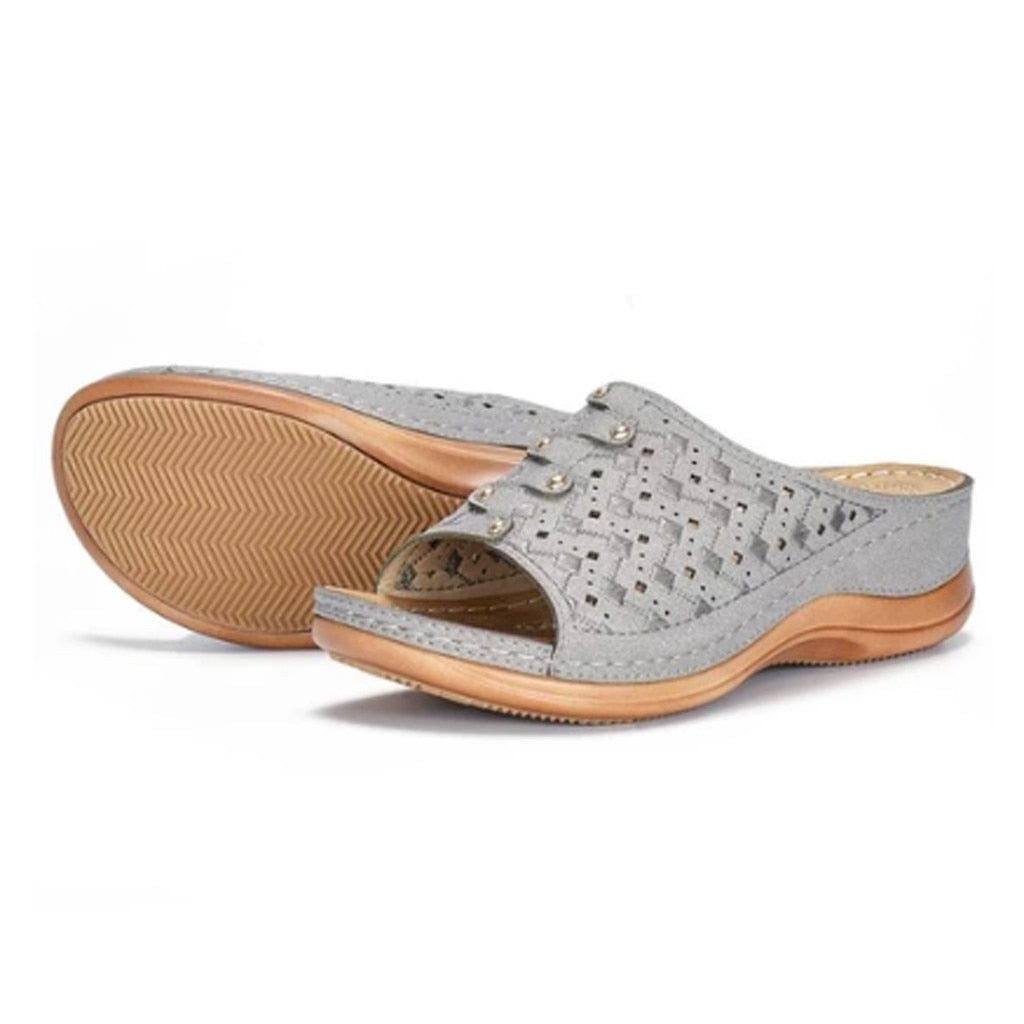 Comfort Slides: Your Summer Footwear Essential